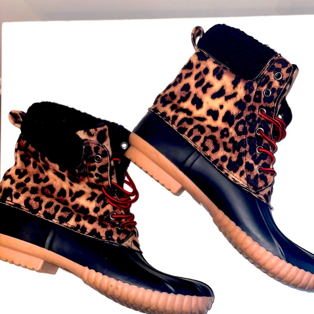 Report Duck Boots